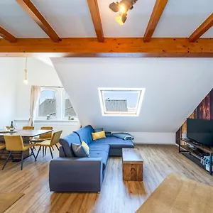 Apartment Stylisches Penthouse Zentral Tischfussball 100m2 Wii Hannover